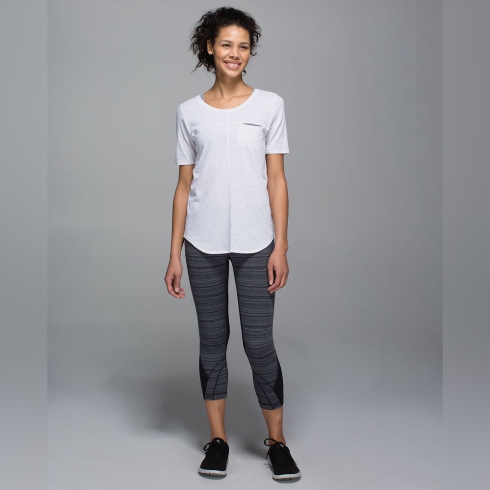Lululemon Athletica Gray/Black Run: Inspire Crop II (Mesh) Leggings size 4 - Picture 4 of 13
